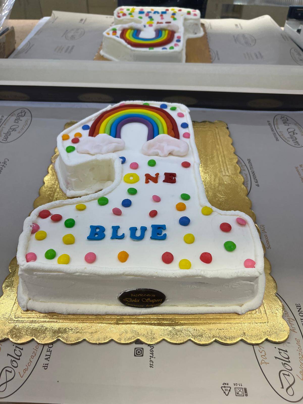 Torta anniversario con rose in crema