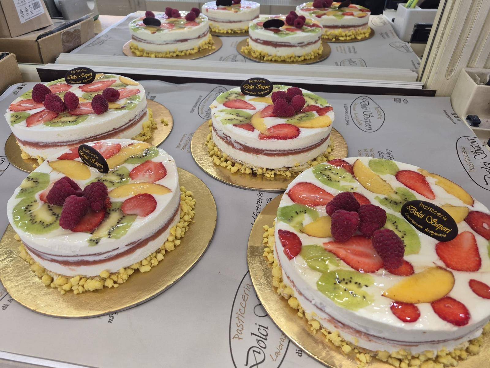 Colomba pasquale artigianale con mandorle e canditi