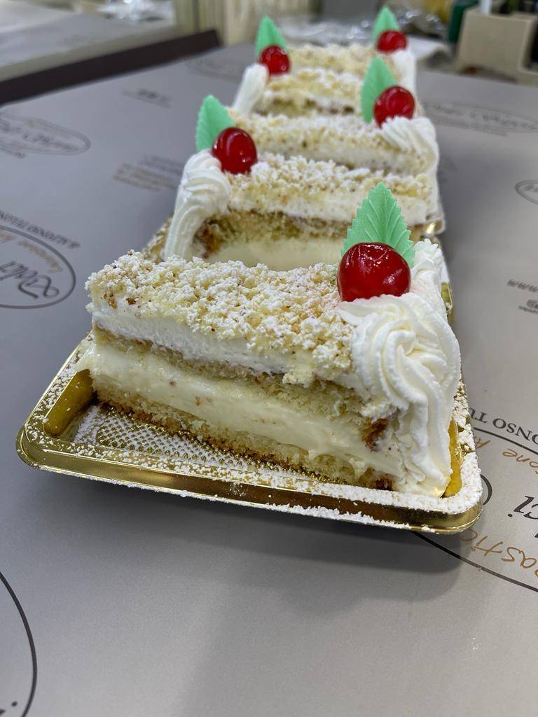 Biscotti tipici appena sfornati
